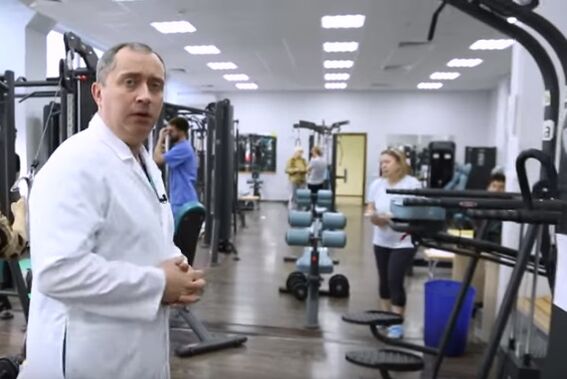 Clases en el gimnasio con osteocondrosis cervical